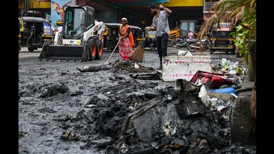 Residents alerted PMC late in the evening, after which civic officials and engineers rushed to the spot to assess the situation. (REPRESENTATIVE PIC)