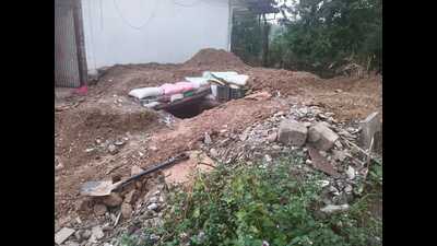 Residents of Poonch villages say a bunker of 20ftx15ft costs around ₹20,000. (HT Photo) Residents of Poonch villages say a bunker of 20ftx15ft costs around ₹20,000. (HT Photo)