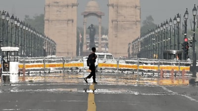 Mirage seen over the Kartavya Path as rise in temperature, in New Delhi, India, on Tuesday, May 20, 2025. (Photo by Vipin Kumar/ Hindustan Times) Mirage seen over the Kartavya Path as rise in temperature, in New Delhi, India, on Tuesday, May 20, 2025. (Photo by Vipin Kumar/ Hindustan Times)