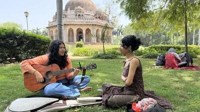 Vaishnavi is singing a song, Shristi is her solo audience. (HT) Vaishnavi is singing a song, Shristi is her solo audience. (HT)