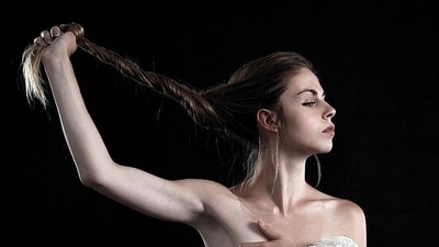 Teen hair falling out? These doctor-approved tricks can save it. (Image by Pixabay) Teen hair falling out? These doctor-approved tricks can save it. (Image by Pixabay)