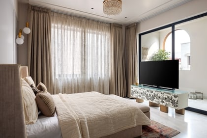 Embrace the luminosity of Nature in your abode, through the integration of expansive glass windows, ethereal light curtains and airy upholstery. Embrace the luminosity of Nature in your abode, through the integration of expansive glass windows, ethereal light curtains and airy upholstery.