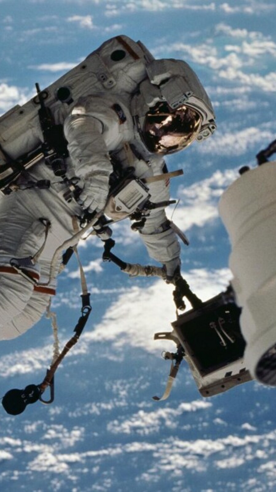 How NASA astronauts communicate with Earth from space | Hindustan Times
