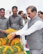 CM Sukhvinder Singh Sukhu pays floral tribute to former PM Rajiv Gandhi on his death anniversary, in Shimla , on Wednesday. (HT Photo) CM Sukhvinder Singh Sukhu pays floral tribute to former PM Rajiv Gandhi on his death anniversary, in Shimla , on Wednesday. (HT Photo)
