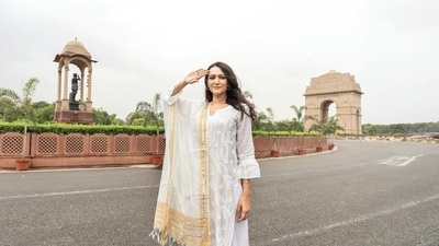 Actor Dipannita Sharma visited India Gate, on her recent trip to Delhi, and paid a heartfelt tribute to Indian soldiers. (Photo: Raajessh Kashyap/HT) Actor Dipannita Sharma visited India Gate, on her recent trip to Delhi, and paid a heartfelt tribute to Indian soldiers. (Photo: Raajessh Kashyap/HT)