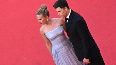 TOPSHOT - US actor Colin Jost and US actress and director Scarlett Johansson arrive for the screening of the film "Eleanor the Great" at the 78th edition of the Cannes Film Festival in Cannes, southern France, on May 20, 2025. (Photo by Antonin THUILLIER / AFP) (AFP) TOPSHOT - US actor Colin Jost and US actress and director Scarlett Johansson arrive for the screening of the film "Eleanor the Great" at the 78th edition of the Cannes Film Festival in Cannes, southern France, on May 20, 2025. (Photo by Antonin THUILLIER / AFP) (AFP)