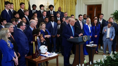 U.S. President Donald Trump speaks as he welcomes the Florida Gators, the 2025 NCAA Men's Division I Basketball Champions, at the White House in Washington, D.C., U.S., May 21, 2025. REUTERS/Evelyn Hockstein (REUTERS)
