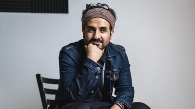 Vir Das also shared how he works with upcoming designers for his outing at events on the global stage. (Instagram.com/virdas) Vir Das also shared how he works with upcoming designers for his outing at events on the global stage. (Instagram.com/virdas)
