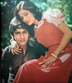 Vijayta Pandit and Kumar Gaurav debuted with Love Story in 1981. Vijayta Pandit and Kumar Gaurav debuted with Love Story in 1981.
