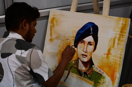 A painter at work (Deepak Gupta/HT)