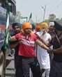 Punjab Police detain agitating farmers in Amritsar on Thursday. (Sameer Sehgal/HT) Punjab Police detain agitating farmers in Amritsar on Thursday. (Sameer Sehgal/HT)