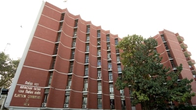 ECI has decided to allow parties and candidates to set up booths to distribute unofficial voter identification slips at 100 metres from the polling station entrance. (HT file photo) ECI has decided to allow parties and candidates to set up booths to distribute unofficial voter identification slips at 100 metres from the polling station entrance. (HT file photo)
