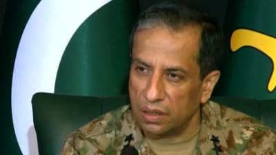 Pakistan Army's director general inter-services public relations (DG-ISPR) Lt Gen Ahmed Sharif addresses a press briefing amid India-Pak tensions. (X/YearOfTheKraken)
