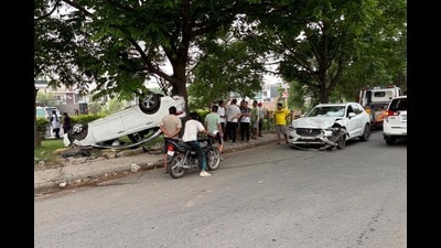 The recent death of ASI Anil Kumar of Haryana Police has again put the spotlight on authorities’ disregard towards road safety measures in this area. (Sant Arora/HT) The recent death of ASI Anil Kumar of Haryana Police has again put the spotlight on authorities’ disregard towards road safety measures in this area. (Sant Arora/HT)