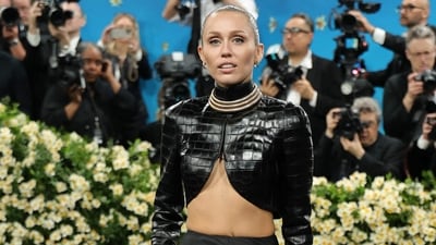 Miley Cyrus shared that she was hospitalized in the ICU after filming her visual album.
Dia Dipasupil/Getty Images/AFP (Photo by Dia Dipasupil / GETTY IMAGES NORTH AMERICA / Getty Images via AFP) (Getty Images via AFP) Miley Cyrus shared that she was hospitalized in the ICU after filming her visual album.
Dia Dipasupil/Getty Images/AFP (Photo by Dia Dipasupil / GETTY IMAGES NORTH AMERICA / Getty Images via AFP) (Getty Images via AFP)