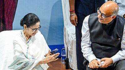 West Bengal chief minister Mamata Banerjee with chief secretary Manoj Pant at an administrative meeting in Jalpaiguri. (ANI File)