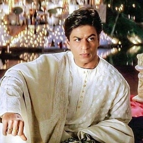 Chalak Chalak (Devdas): Classic white, timeless charm: (Pinterest) Chalak Chalak (Devdas): Classic white, timeless charm: (Pinterest)