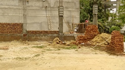 Residents have claimed that the structure in Kiran Vihar Colony is being constructed illegally as the portion is meant for a community centre. (HT Photo) Residents have claimed that the structure in Kiran Vihar Colony is being constructed illegally as the portion is meant for a community centre. (HT Photo)