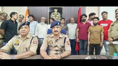 SP City Kumar Ranvijay Singh with the arrested accused. (HT PHOTO)