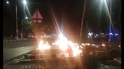 The PNG line was eventually shut off by 8.34 pm, suppressing the fire. (HT)