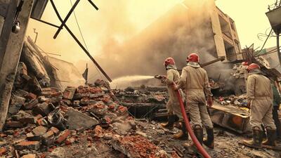 The fire at a factory in Bawana Sector 2 in New Delhi on Saturday. (Vipin Kumar/HT Photo) The fire at a factory in Bawana Sector 2 in New Delhi on Saturday. (Vipin Kumar/HT Photo)