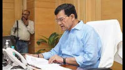 UP energy minister AK Sharma was reviewing power restoration efforts in Lucknow. (HT file)