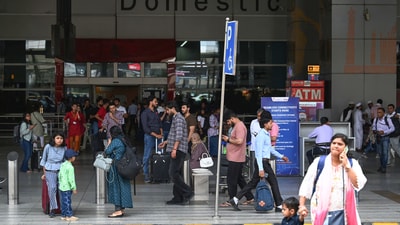 Harsh weather conditions led to delay of about 200 flights at Delhi airport (HT Photo) Harsh weather conditions led to delay of about 200 flights at Delhi airport (HT Photo)