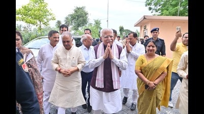 Karnal MP Manohar Lal Khattar during his visit at BJP’s district office in Karnal on Sunday. (HT Photo) Karnal MP Manohar Lal Khattar during his visit at BJP’s district office in Karnal on Sunday. (HT Photo)