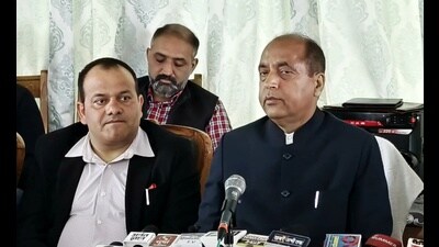 Leader of Opposition in the Himachal assembly Jai Ram Thakur addressing the media in Shimla on Sunday. (HT Photo) Leader of Opposition in the Himachal assembly Jai Ram Thakur addressing the media in Shimla on Sunday. (HT Photo)