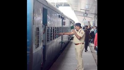 One of Sunday’s worst-hit services was the Pune–Nagpur AC Special (Train No. 01439), which was delayed by more than four hours. (REPRESENTATIVE PHOTO) One of Sunday’s worst-hit services was the Pune–Nagpur AC Special (Train No. 01439), which was delayed by more than four hours. (REPRESENTATIVE PHOTO)