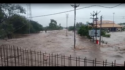 The National Disaster Response Force (NDRF) deployed two teams to assist with evacuations in Baramati. (HT PHOTO) The National Disaster Response Force (NDRF) deployed two teams to assist with evacuations in Baramati. (HT PHOTO)