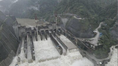 There are over a dozen hydroelectric projects in Kangra district and officials say many of them do not have early warning systems (HT File Photo) There are over a dozen hydroelectric projects in Kangra district and officials say many of them do not have early warning systems (HT File Photo)