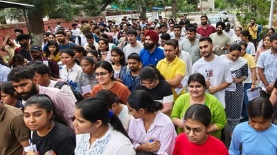 Candidates were seen lining up outside Sector 22 Government school in Chandigarh for the UPSC preliminary exam on May 25, 2025. (Photo by Keshav Singh/Hindustan Times) Candidates were seen lining up outside Sector 22 Government school in Chandigarh for the UPSC preliminary exam on May 25, 2025. (Photo by Keshav Singh/Hindustan Times)