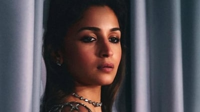 Alia Bhatt's look was described by the luxury brand as ‘a custom Gucci gown with embroidered crystals in a GG Monogram pattern’. Alia Bhatt's look was described by the luxury brand as ‘a custom Gucci gown with embroidered crystals in a GG Monogram pattern’. 