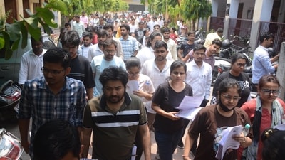 Candidates were allowed to carry a black ballpoint pen to fill the OMR answer Sheets and the attendance list. (Deepak Gupta/HT Lucknow) Candidates were allowed to carry a black ballpoint pen to fill the OMR answer Sheets and the attendance list. (Deepak Gupta/HT Lucknow)