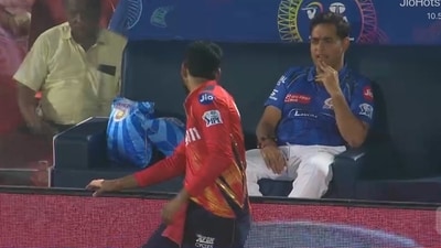 Akash Ambani, Shreyas Iyer engaged in a chat during PBKS vs MI Akash Ambani, Shreyas Iyer engaged in a chat during PBKS vs MI