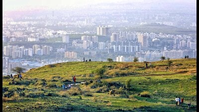 The study underscores the importance of preserving Pune’s native landscapes, hills, rivers, and wetlands which have traditionally served as natural buffers against carbon emissions, heat, and flooding. (REPRESENTATIVE PHOTO) The study underscores the importance of preserving Pune’s native landscapes, hills, rivers, and wetlands which have traditionally served as natural buffers against carbon emissions, heat, and flooding. (REPRESENTATIVE PHOTO)