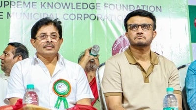 Sourav Ganguly's brother Snehasish and his wife Arpita narrowly escaped a tragedy (CAB - Instagram) Sourav Ganguly's brother Snehasish and his wife Arpita narrowly escaped a tragedy (CAB - Instagram)