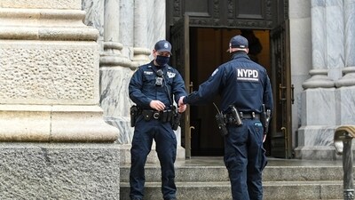 Bronx shooting: NYPD releases images of suspect accused of killing Kevin Jennings (Unsplash - representational image) Bronx shooting: NYPD releases images of suspect accused of killing Kevin Jennings (Unsplash - representational image)