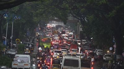 Traffic resumed on a stretch of the Pune-Solapur highway near Indapur. This portion of the highway was closed for about two hours on Sunday due to waterlogging. (HT Photo) Traffic resumed on a stretch of the Pune-Solapur highway near Indapur. This portion of the highway was closed for about two hours on Sunday due to waterlogging. (HT Photo)