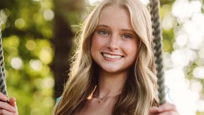 Anna Grace Phelan died at the age of 19 on May 23. (GoFundMe/Anna Grace Phelan)