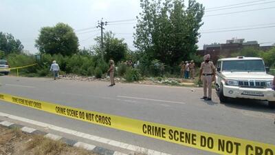 Police and forensic experts at the blast site on Majitha road on the outskirts of Amritsar on Tuesday. (Sameer Sehgal/HT)