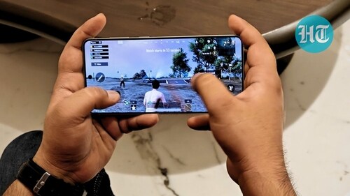 The Samsung Galaxy S25 Edge is powered by the Snapdragon 8 Elite chip built specifically for Galaxy devices. (Ijaj Khan/ HT) The Samsung Galaxy S25 Edge is powered by the Snapdragon 8 Elite chip built specifically for Galaxy devices. (Ijaj Khan/ HT)