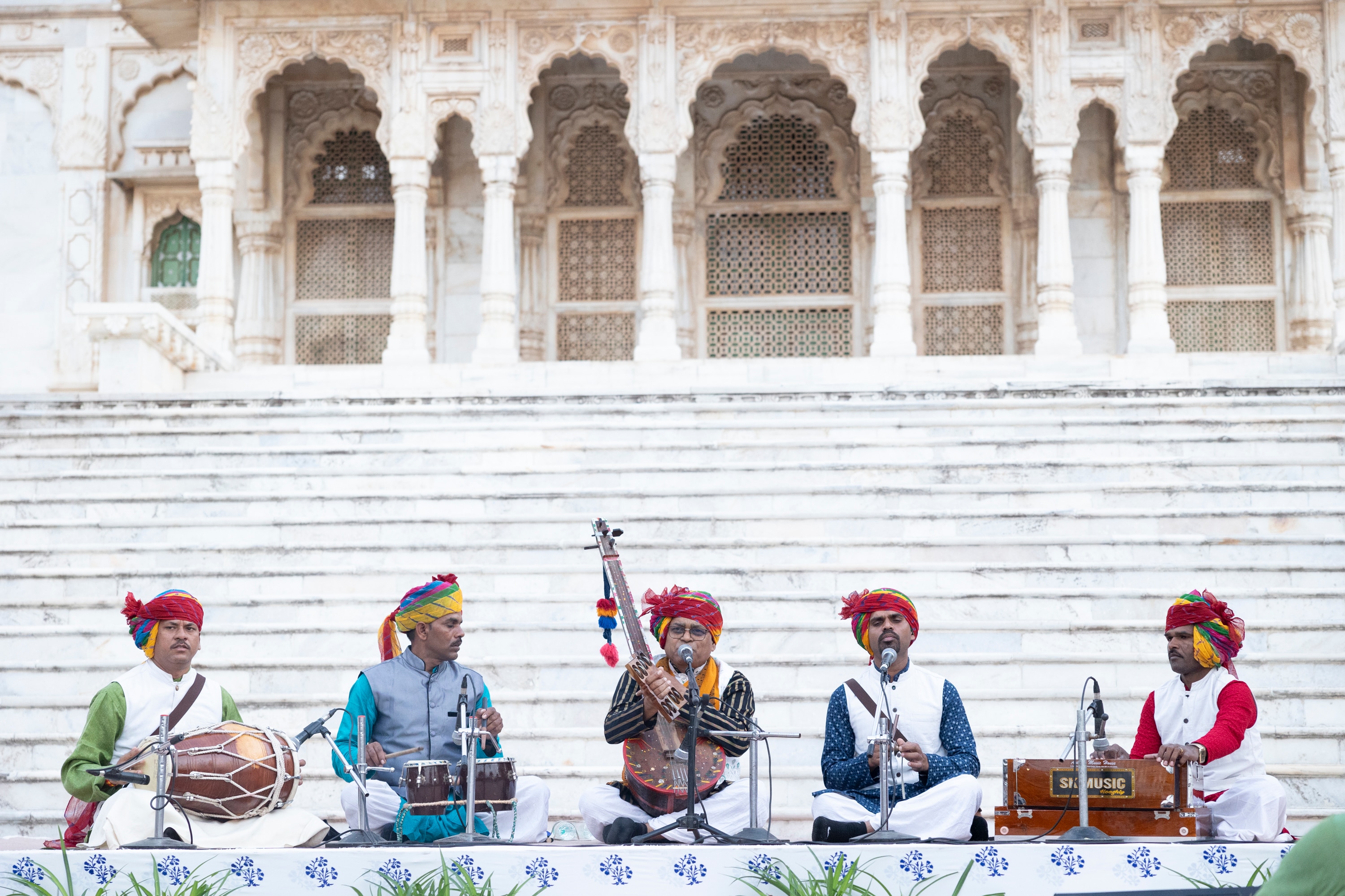 Kaluram Bamaniya performing with his mandali at the Jodhpur RIFF in October 2024 (Jodhpur RIFF) Kaluram Bamaniya performing with his mandali at the Jodhpur RIFF in October 2024 (Jodhpur RIFF)