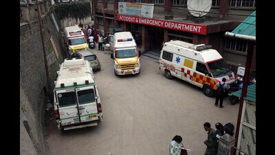 108, 102 ambulance parked at Zonal hospital Mandi during strike on Wednesday. (Birbal Sharma/HT)