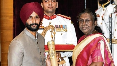 Paralympian Harvinder Singh recently received the Padma Shri award from President Droupadi Murmu, at Rashtrapati Bhavan in Delhi. (Photo: Shrikant Singh/ANI) Paralympian Harvinder Singh recently received the Padma Shri award from President Droupadi Murmu, at Rashtrapati Bhavan in Delhi. (Photo: Shrikant Singh/ANI)