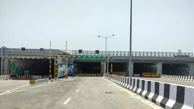 The trial, scheduled between 12pm and 3pm, aims to ease congestion on the Delhi-Gurgaon Expressway and provide a faster route for commuters travelling between Gurugram, Dwarka, and the airport, officials said. (Parveen Kumar/HT Photo) The trial, scheduled between 12pm and 3pm, aims to ease congestion on the Delhi-Gurgaon Expressway and provide a faster route for commuters travelling between Gurugram, Dwarka, and the airport, officials said. (Parveen Kumar/HT Photo)