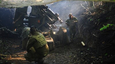 In this photo, taken on May 23, 2025 and provided by Ukraine's 127th Separate Brigade of the Territorial Defence press service, soldiers fire a canon towards Russian army positions near Kharkiv, Ukraine, Friday, May 23, 2025, (AP) In this photo, taken on May 23, 2025 and provided by Ukraine's 127th Separate Brigade of the Territorial Defence press service, soldiers fire a canon towards Russian army positions near Kharkiv, Ukraine, Friday, May 23, 2025, (AP)
