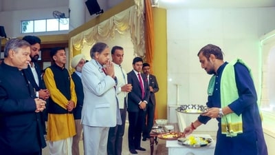 All the members of the Shashi Tharoor-led all-party delegation offered prayers and performed aarti at the temple, as shown in a video. (X/@ShashiTharoor) All the members of the Shashi Tharoor-led all-party delegation offered prayers and performed aarti at the temple, as shown in a video. (X/@ShashiTharoor)