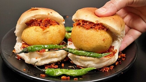 Mumbai Street Style Vada Pav (Kanak's Kitchen ) Mumbai Street Style Vada Pav (Kanak's Kitchen )